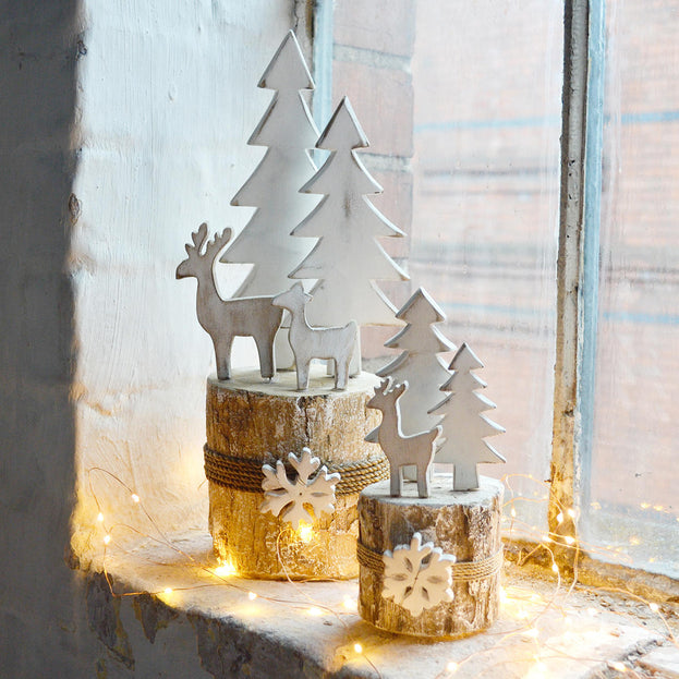 Birch Log Winter Reindeer Scene (4651929436220)