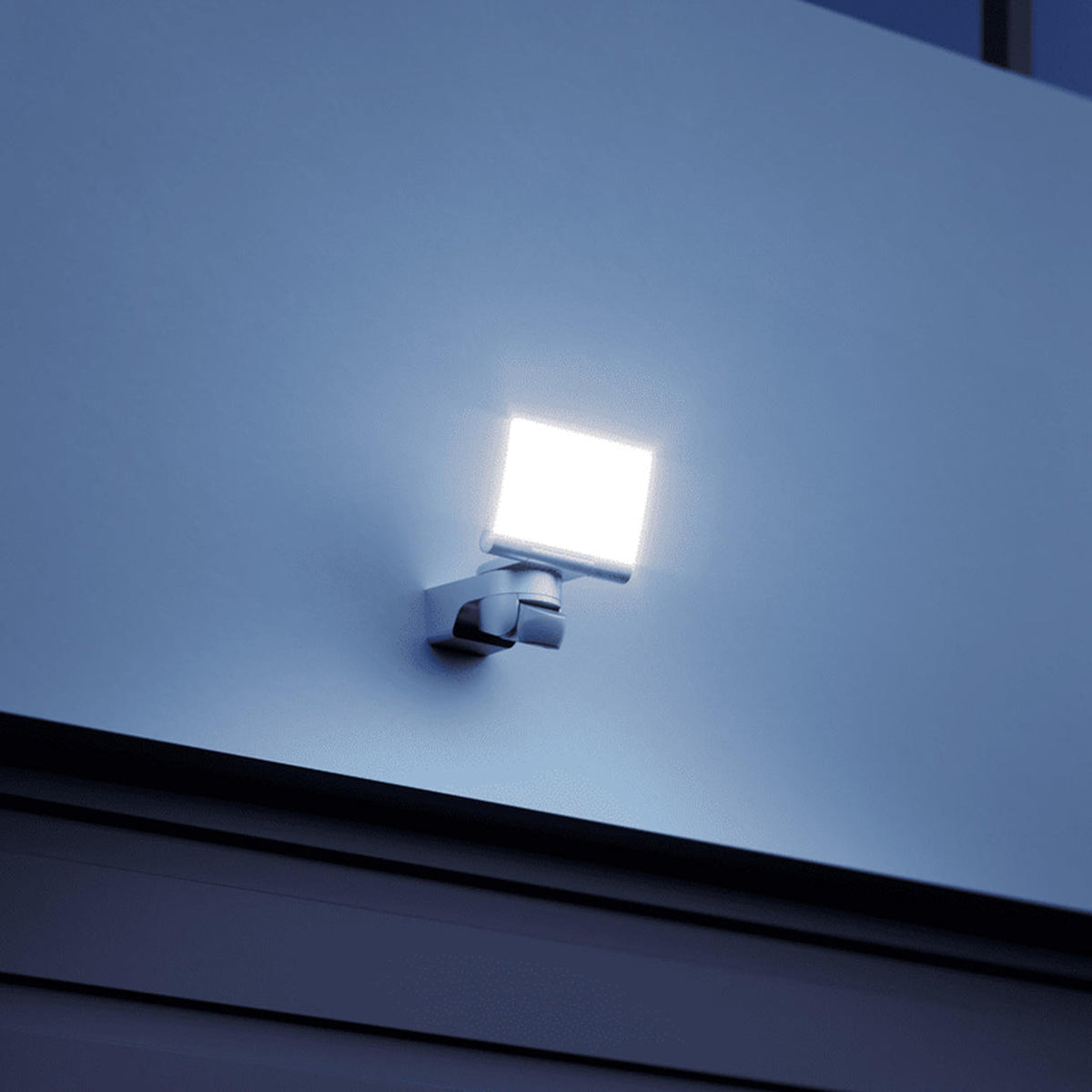 Buy Xled home 2 Zwave Floodlight — The Worm that Turned revitalising