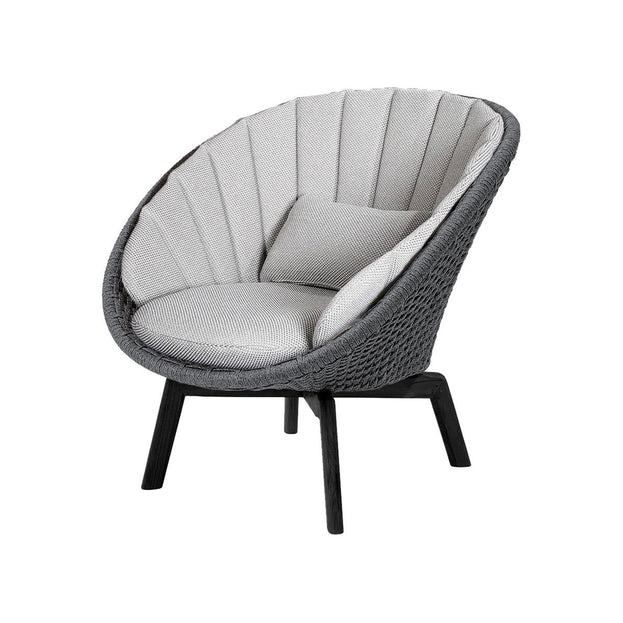 Peacock Lounge Chair with Black Aluminum Legs