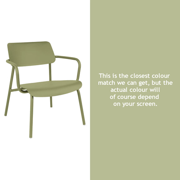 Studie Stacking Outdoor Lounge Chair