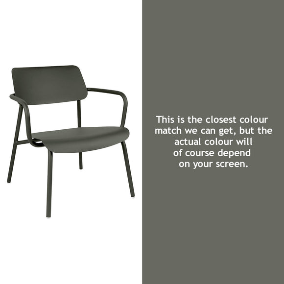 Studie Stacking Outdoor Lounge Chair