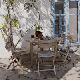 Selandia Folding Round Teak Table