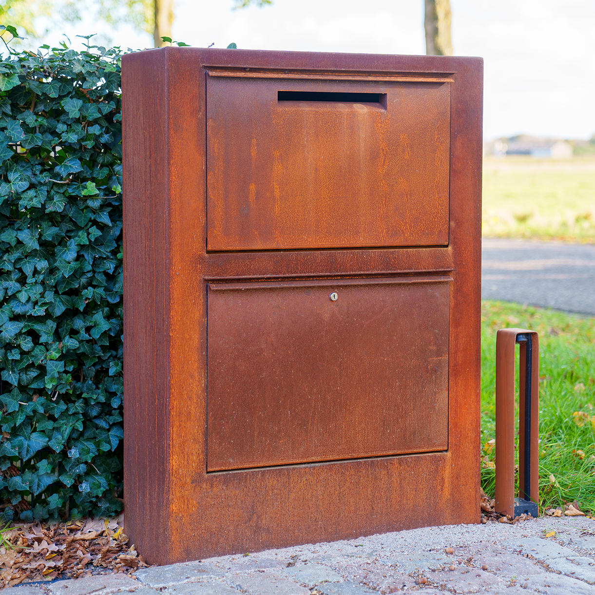 Buy Metal Parcel Box Front Retrieval — The Worm that Turned ...