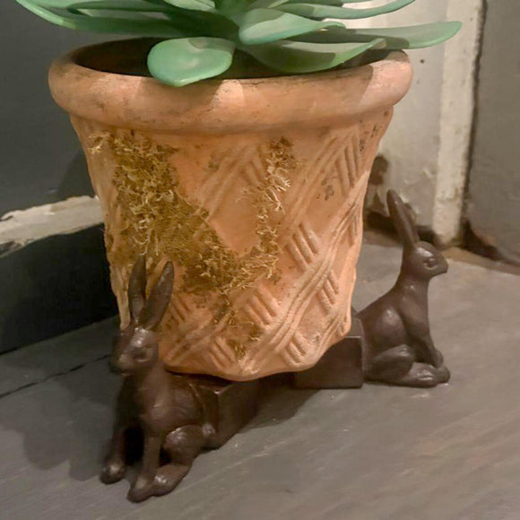 Iron Hare Plant Pot Feet – Set of 3