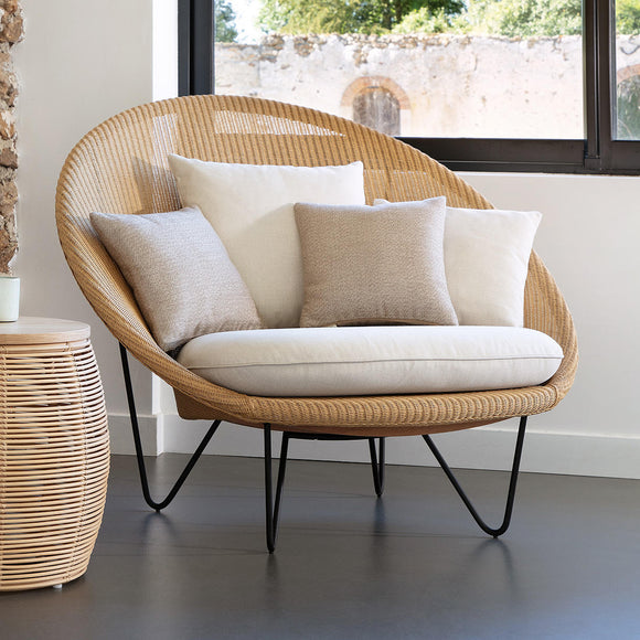 Joe Indoor Lounge Chair with Black Legs