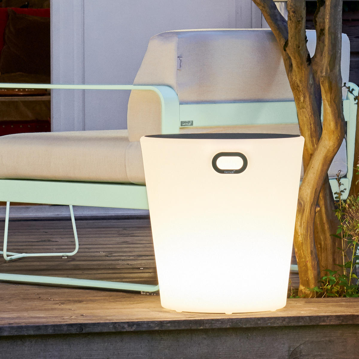 Buy Inouï LED Illuminated Stool — The Worm that Turned - revitalising ...