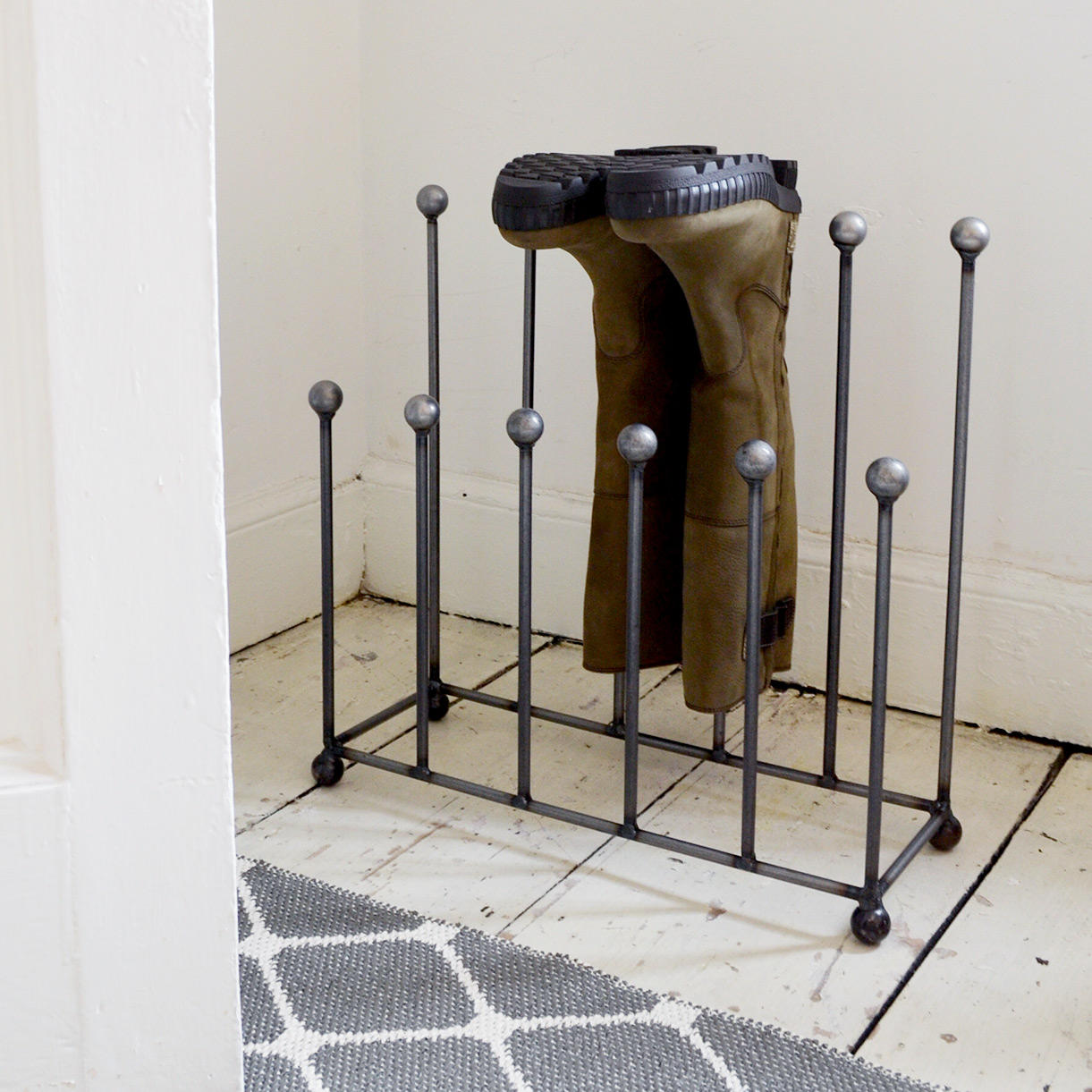 Outdoor boot stand Clearance