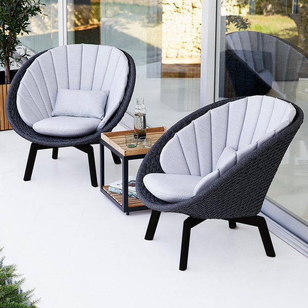 Peacock Lounge Chair with Black Aluminum Legs (7107253567548)