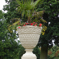 Classic Oakleaf Vase Planter (7214458732604)