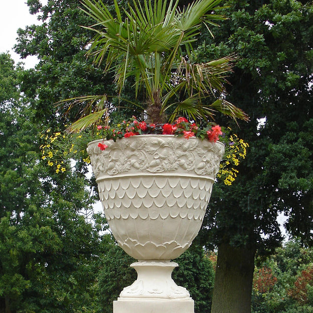 Classic Oakleaf Vase Planter (7214458732604)